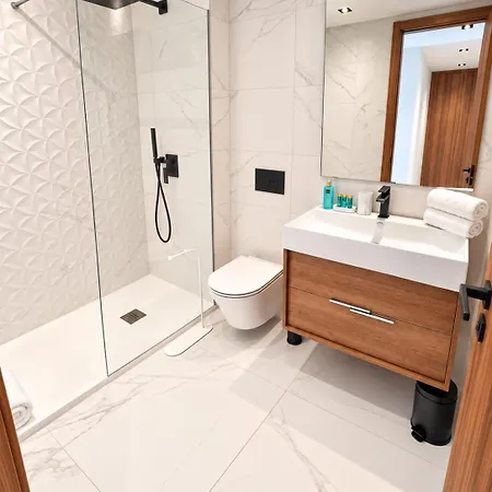 Appartamento 3bd Design - Pool - 5 Min Walk Marbella
