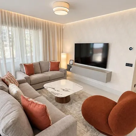 Appartamento 3bd Design - Pool - 5 Min Walk *